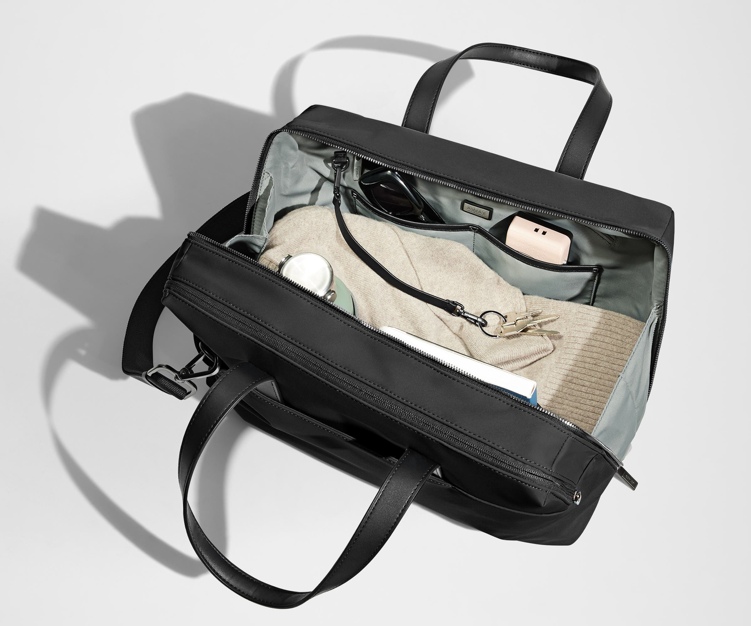PDP_EverywhereBag_Standard_Black_05_c13c446b-c05e-4c7e-8ef4-12c39871b582.jpg