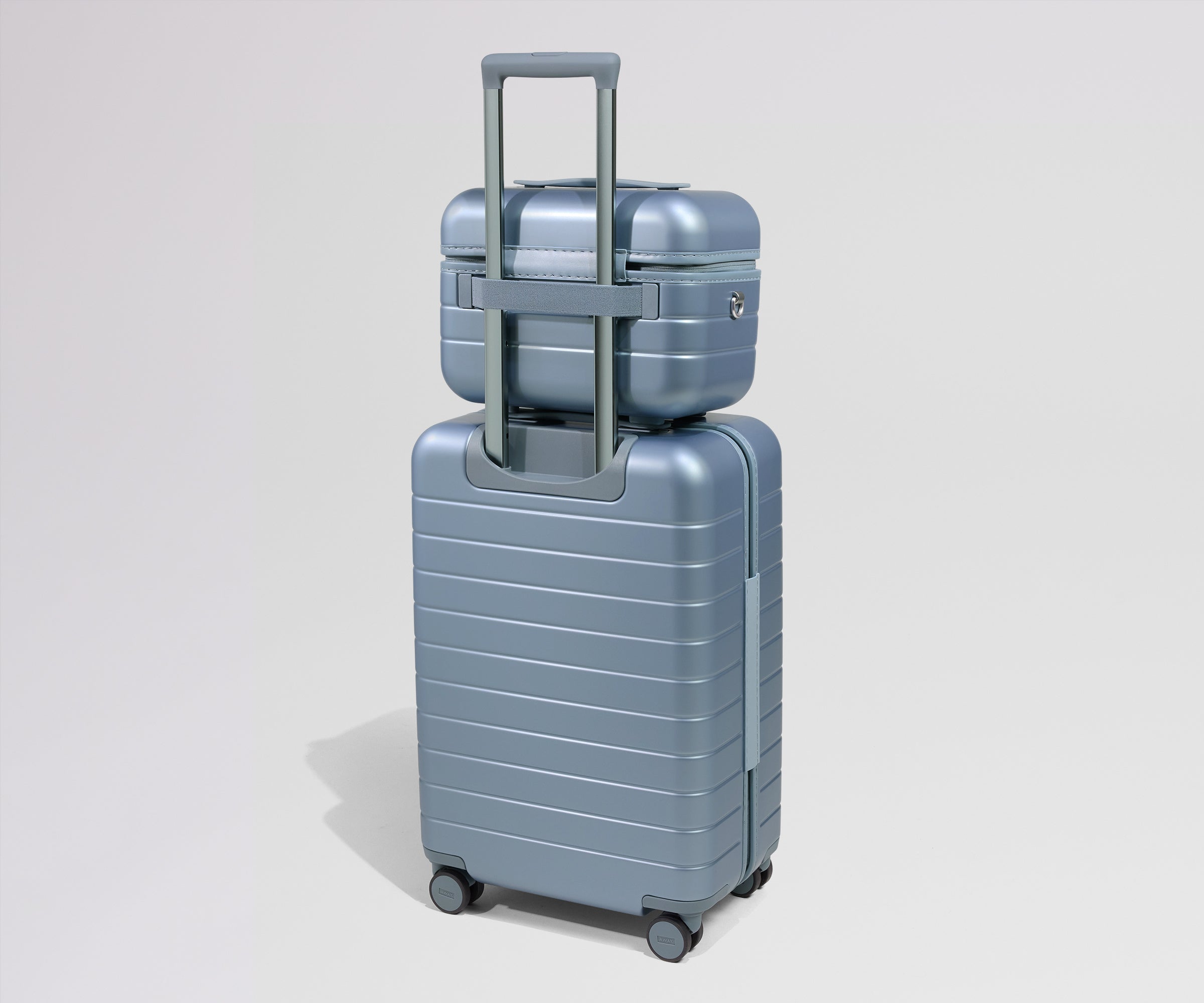 PDP_Holiday_TrainCase_Blue_04.jpg