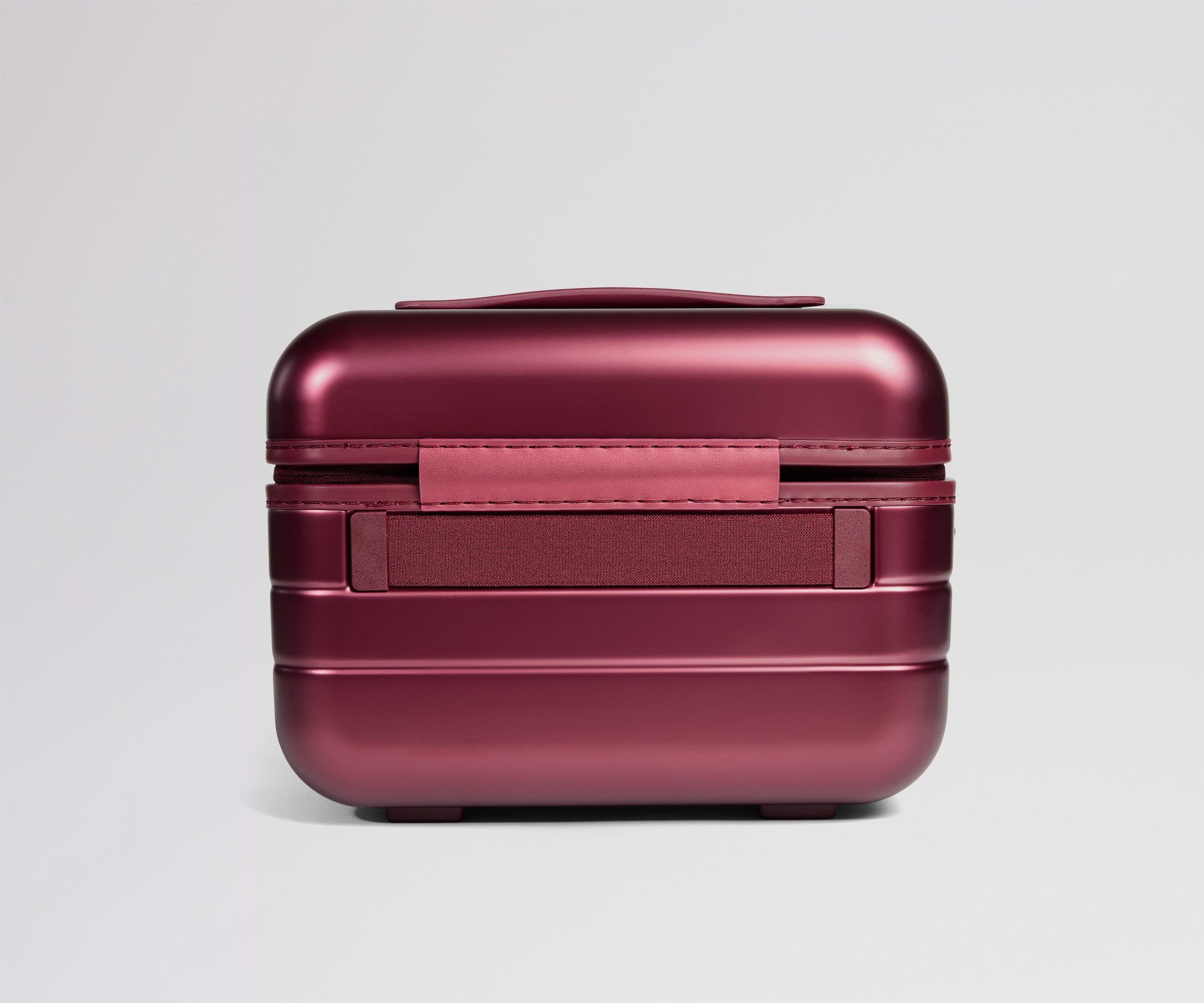 PDP_Holiday_TrainCase_Ruby_02.jpg