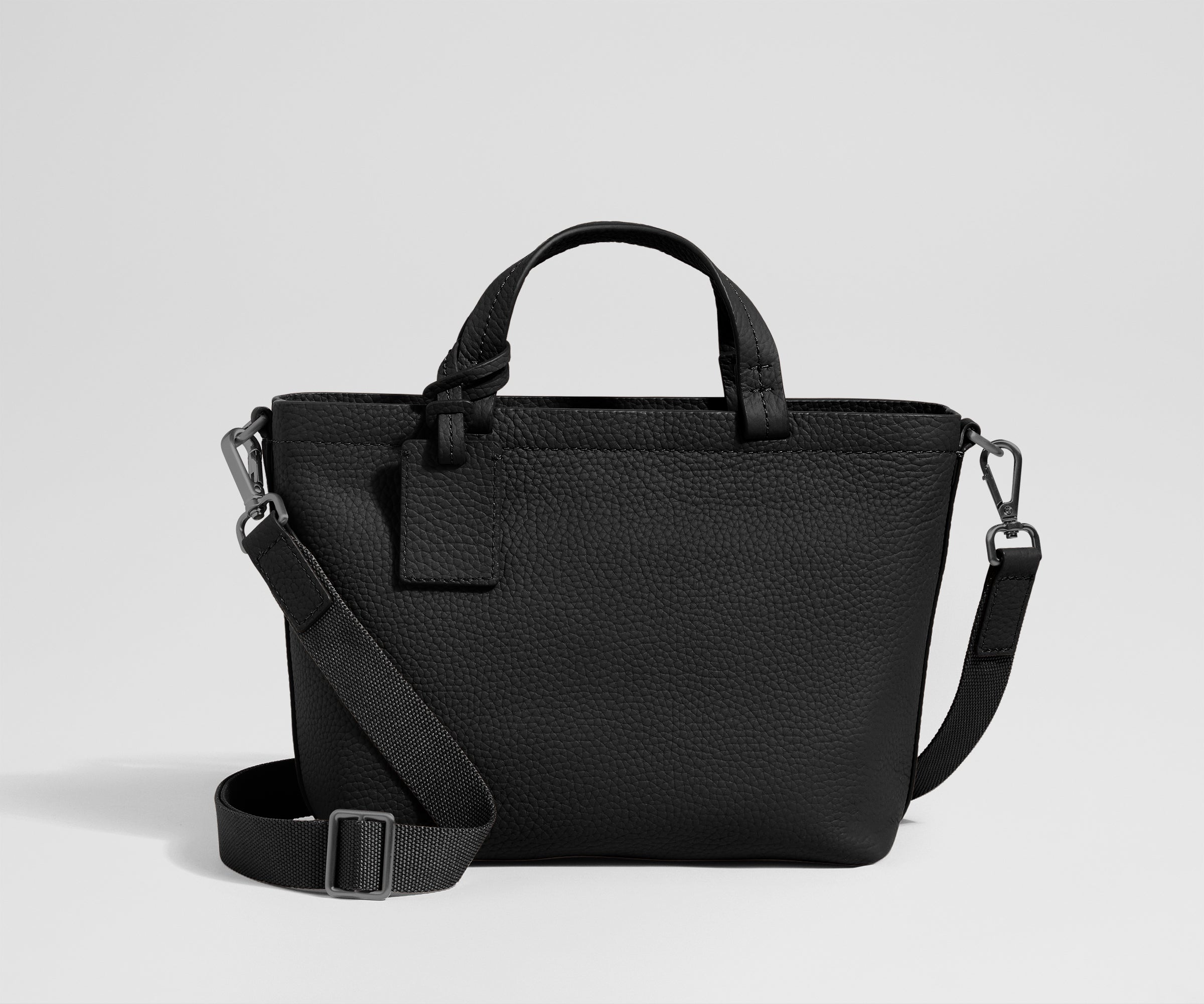 PDP_MeridianLeather_Crossbody_Black_02.jpg