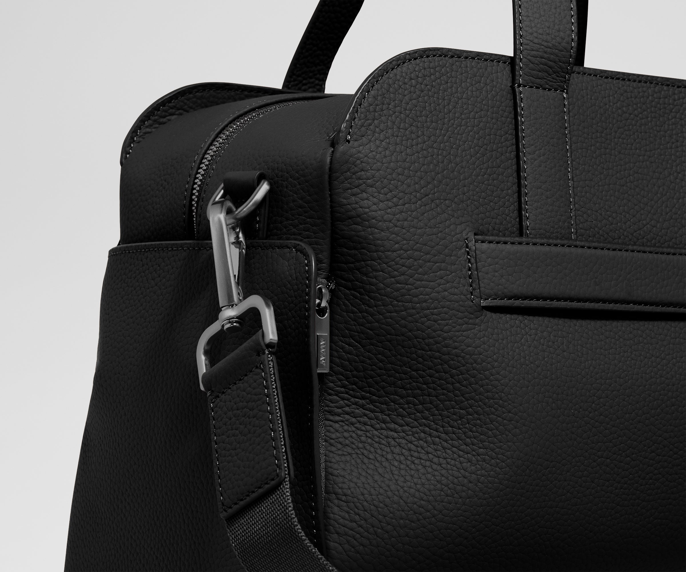 PDP_MeridianLeather_Duffle_Black_05.jpg