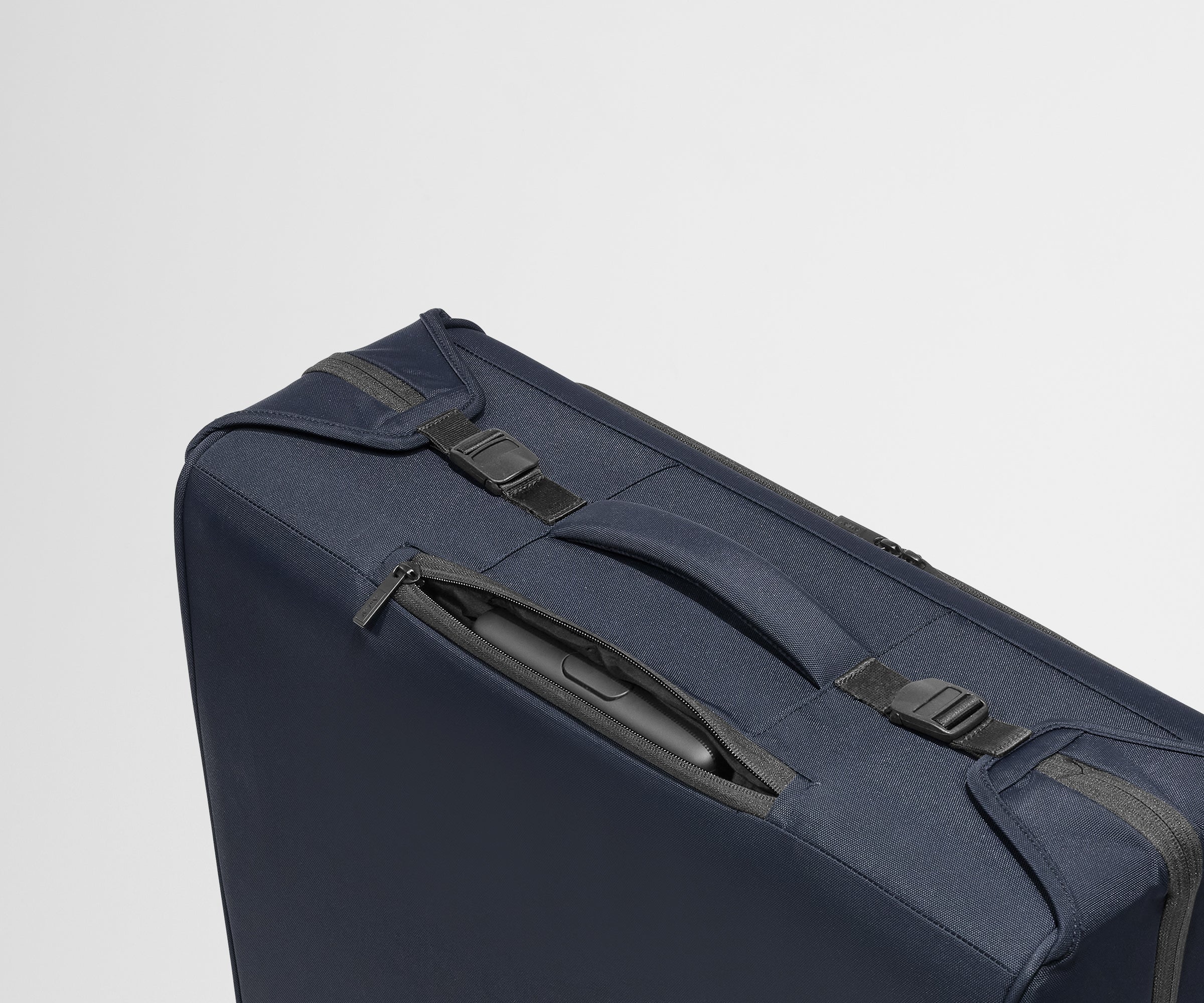 PDP_Softside_Roller_Navy_07.jpg