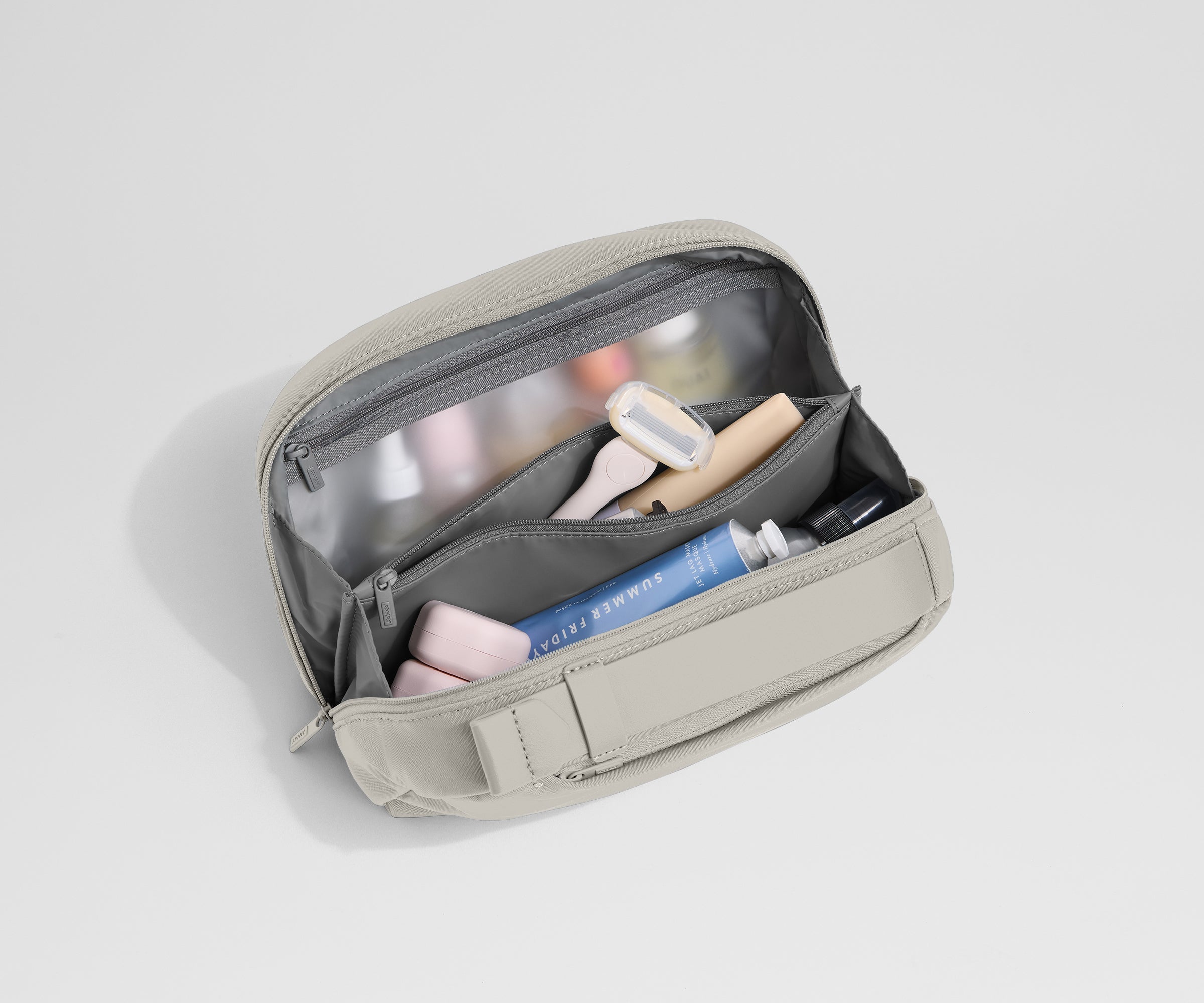 PDP_ToiletryBag_Large_Cloud_04.jpg