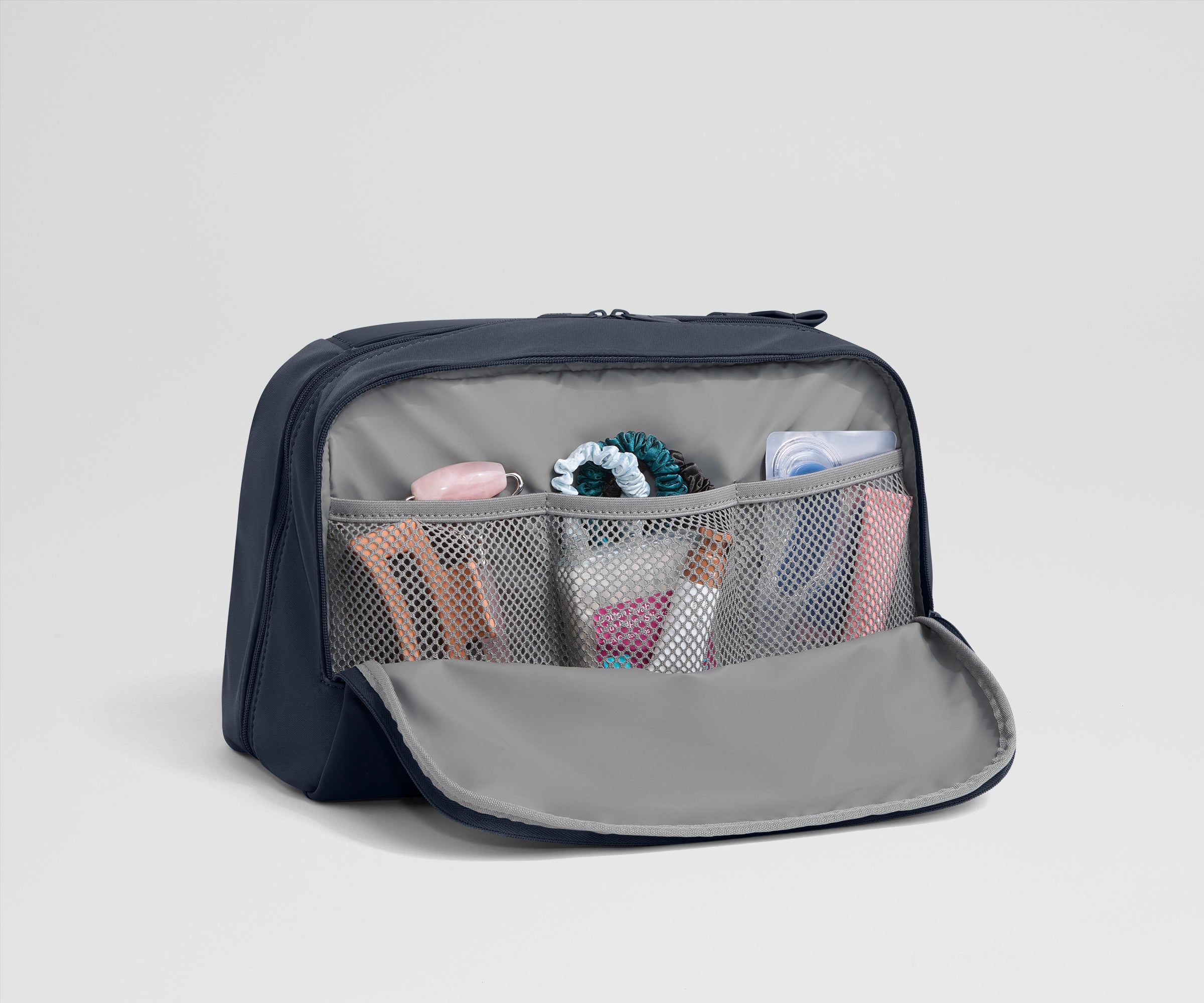 PDP_ToiletryBag_XL_Navy_05.jpg